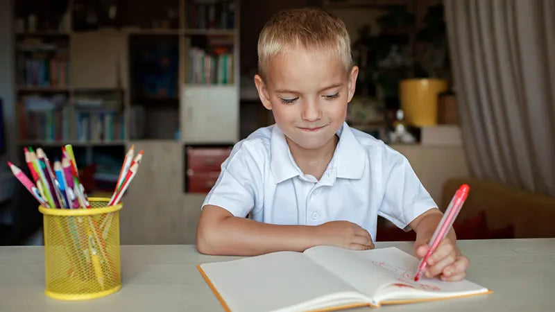 Consejos para enseñar a escribir a niños zurdos