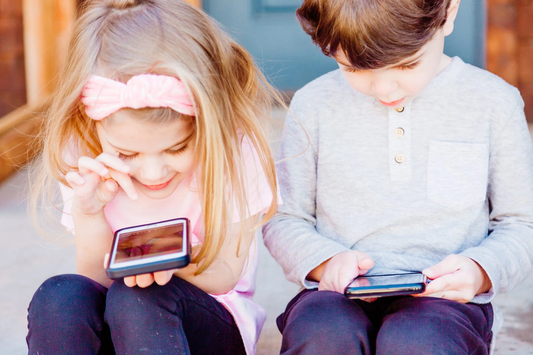 ¿Tu hijo o hija de primaria necesita tener un teléfono móvil?
